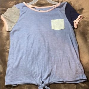 hello i am gonna be selling this shirt for $17.